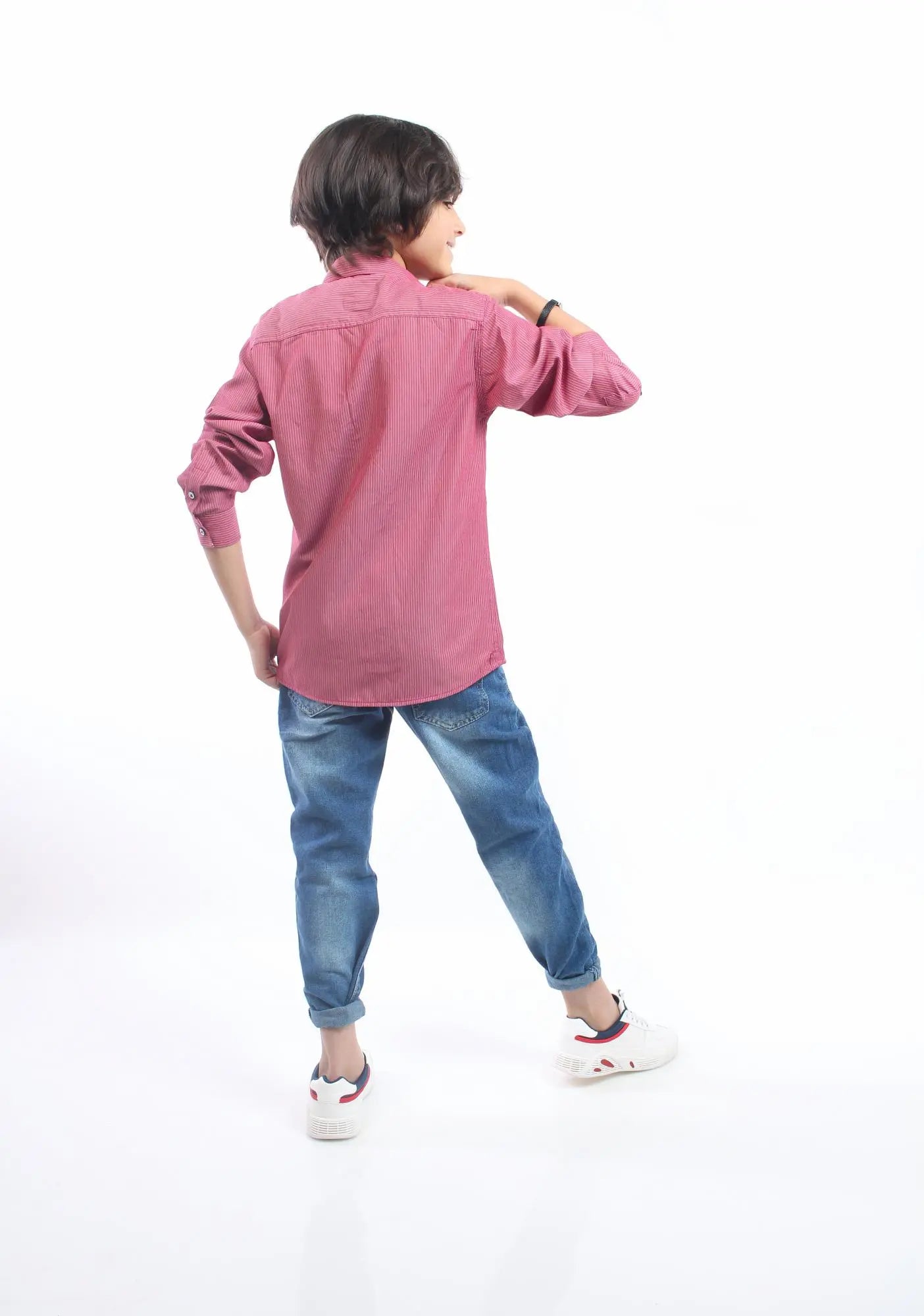 احمر