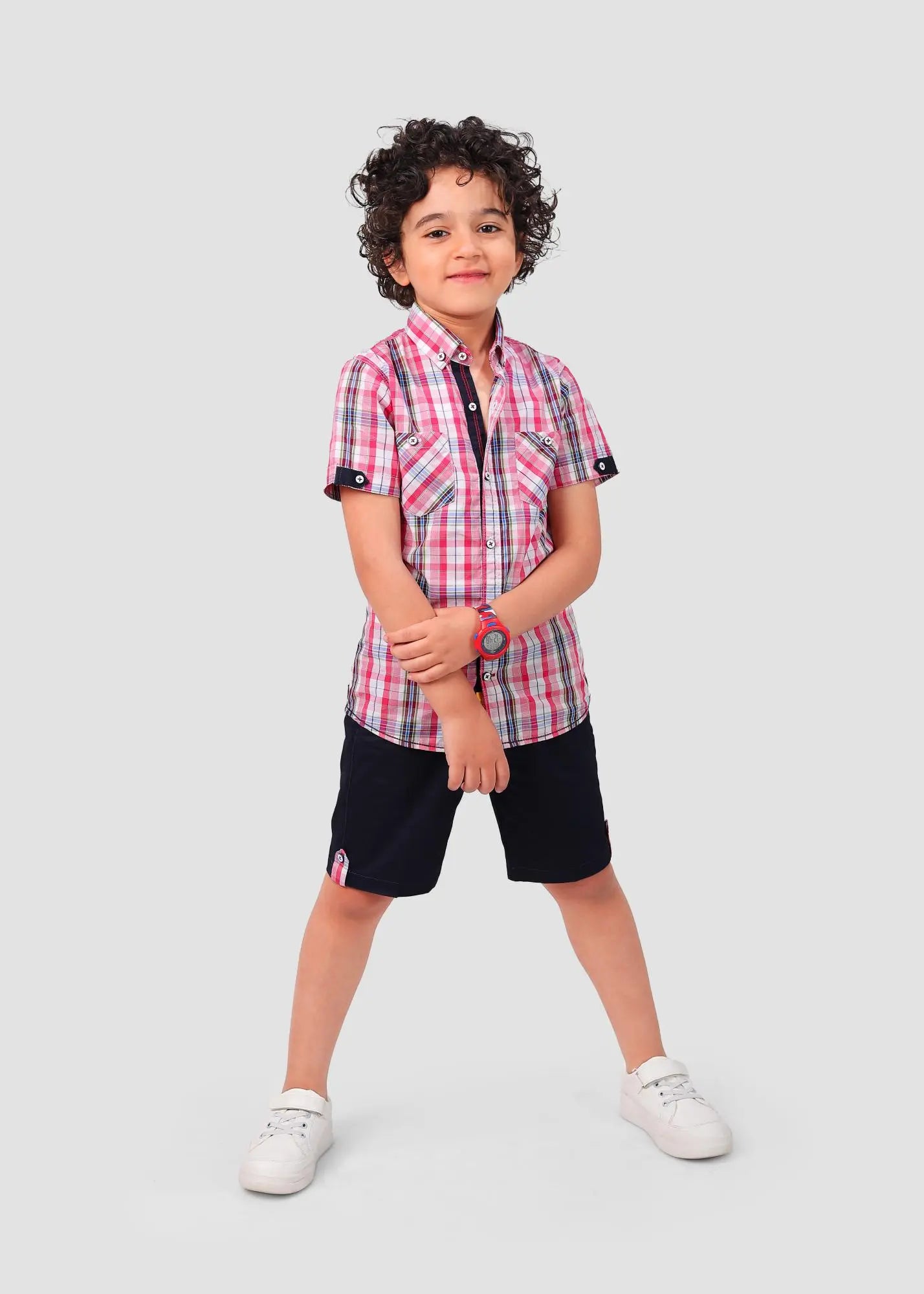 احمر
