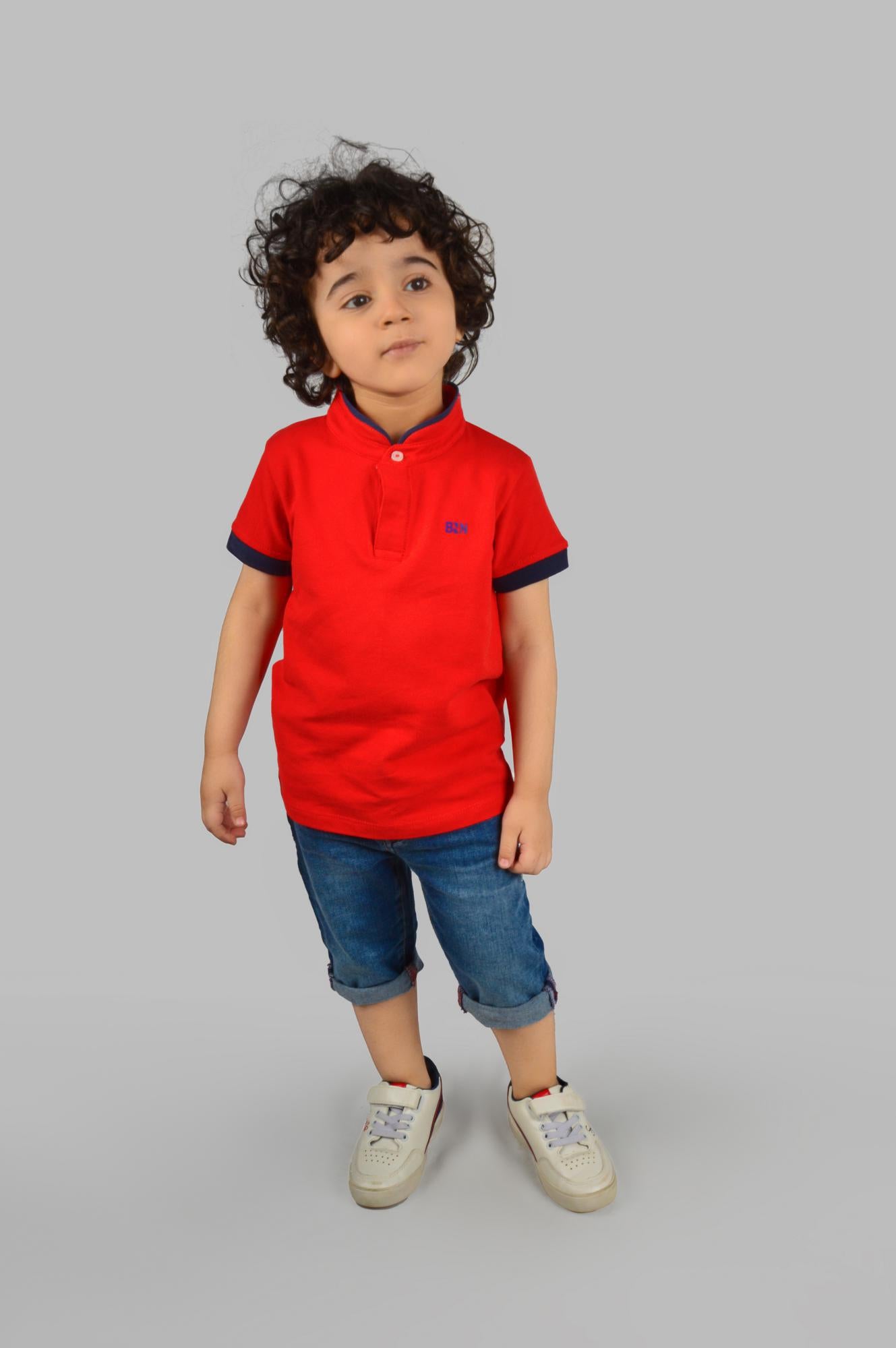 احمر