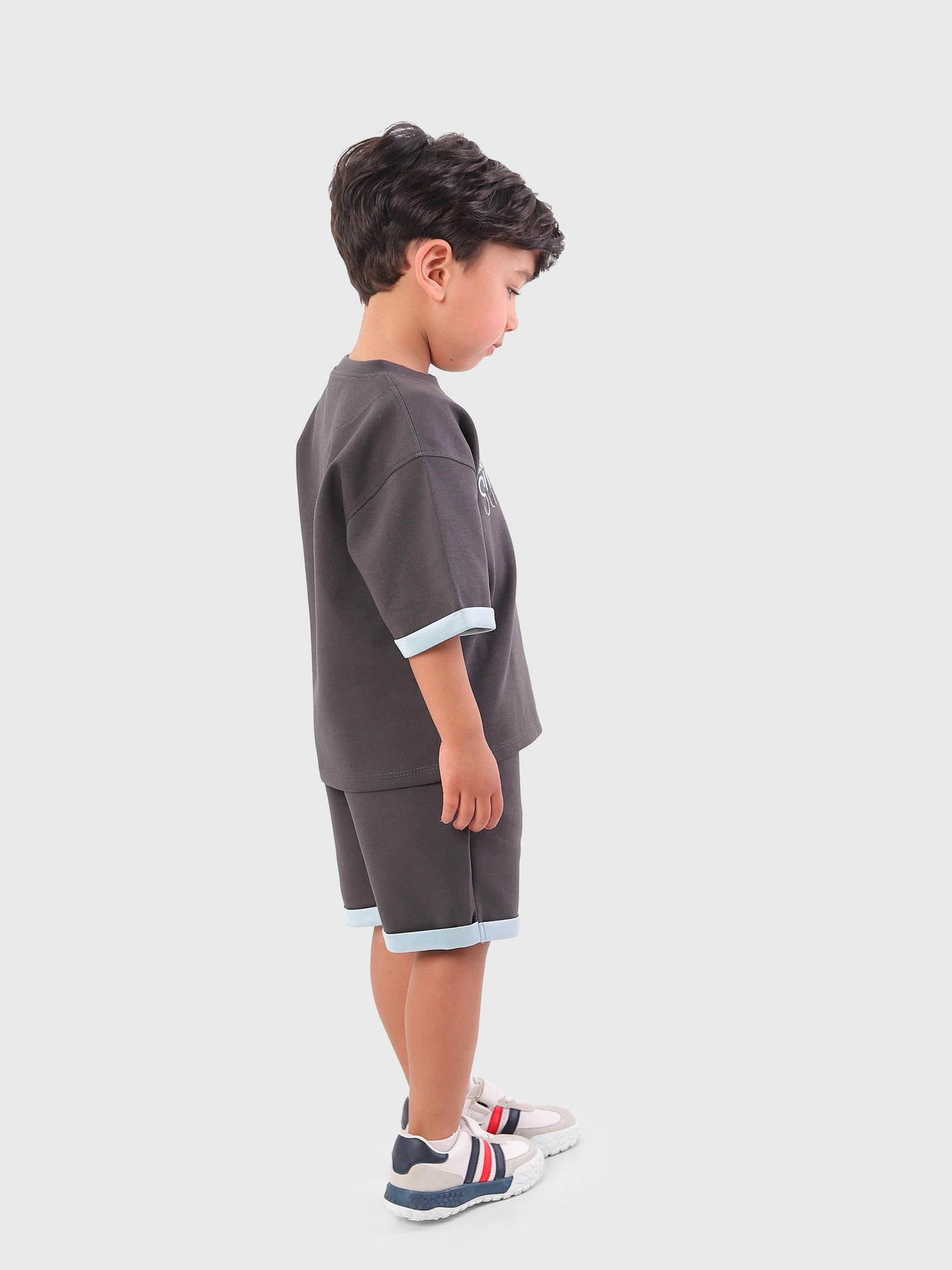 رصاصى غامق