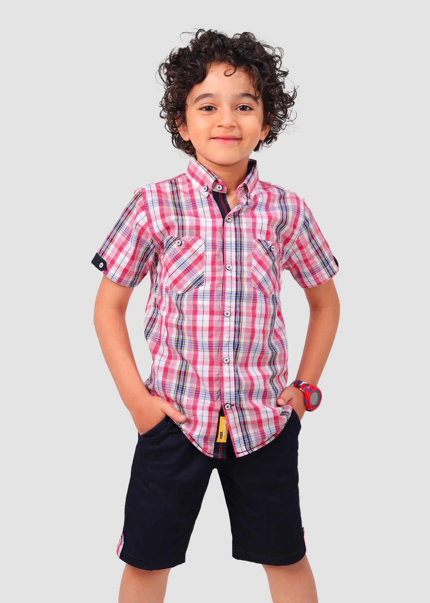 احمر