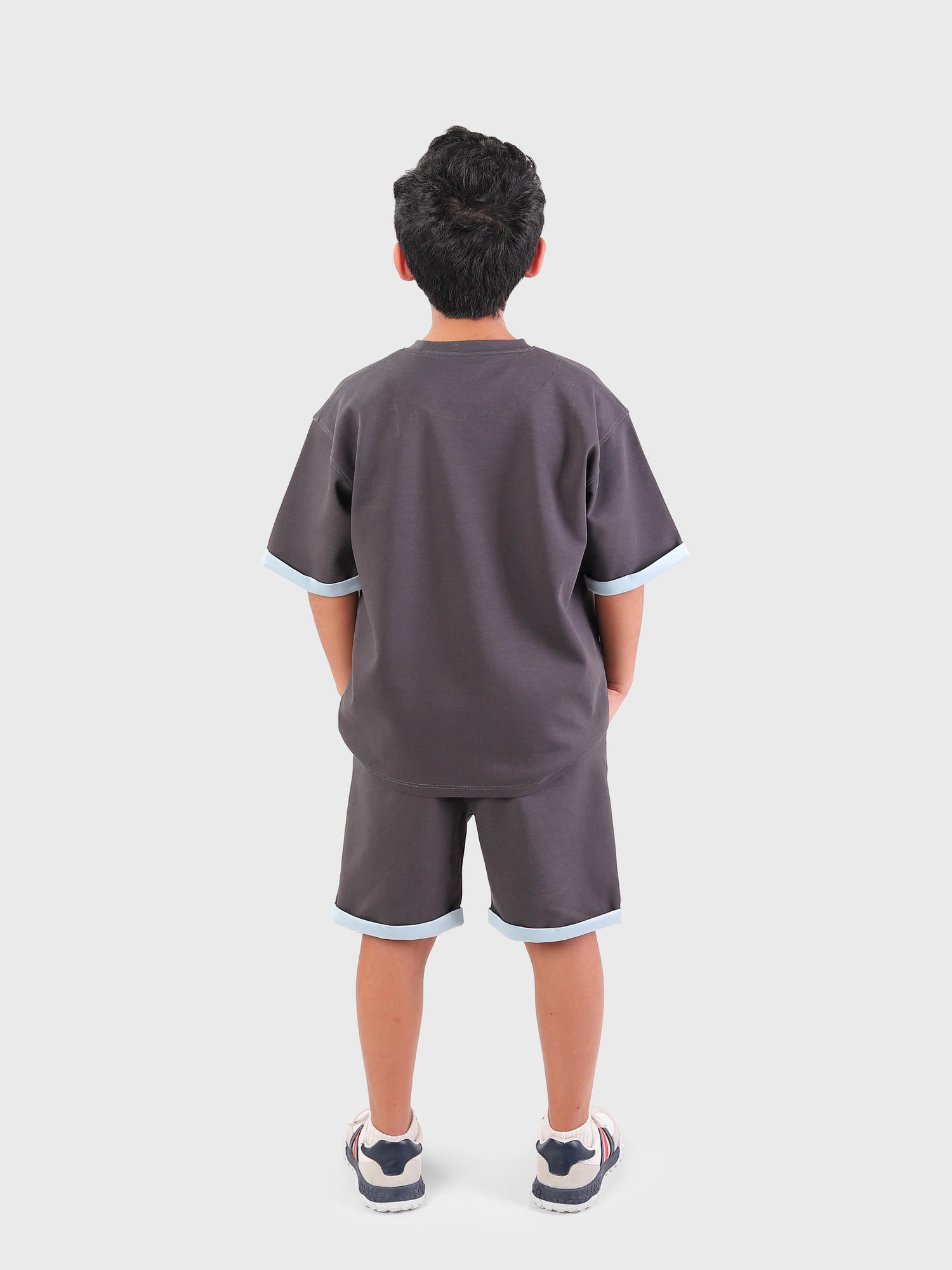 رصاصى غامق