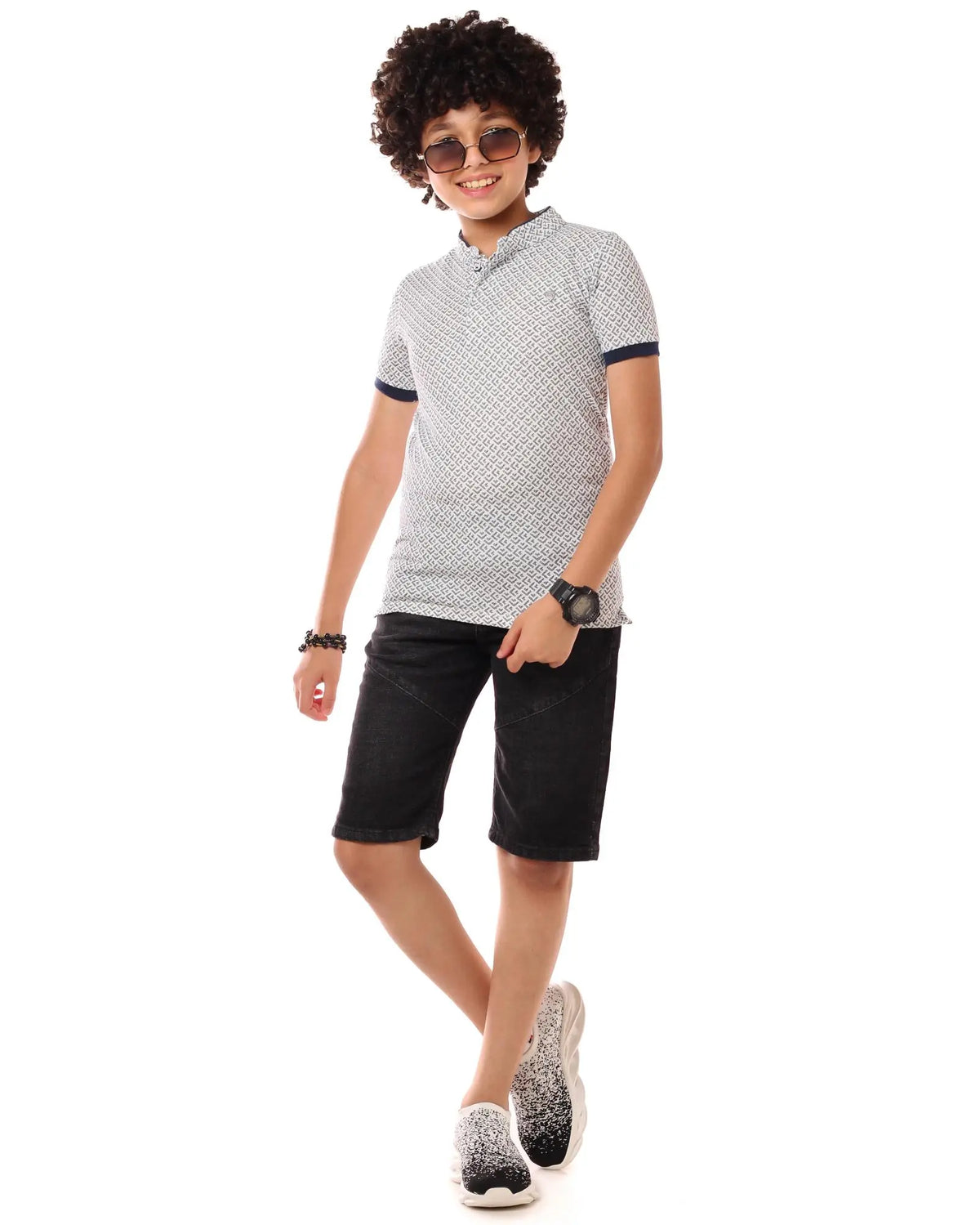 ابيض